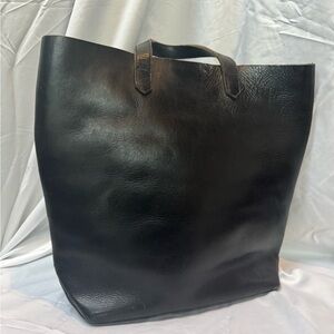 ⚡️ sold ⚡️ Elegant Black Large Leather Tote Bag